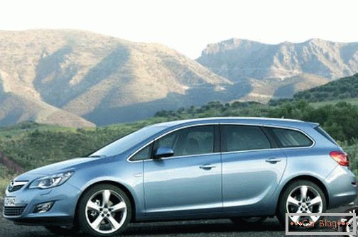 Opel Astra wagon specifications