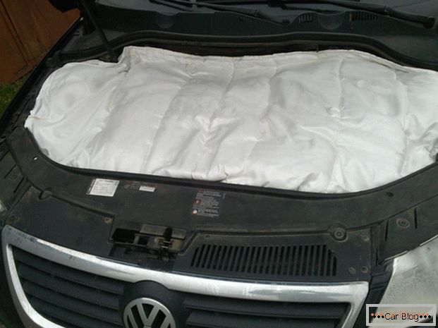 Auto blanket allows you to keep the engine warm in winter