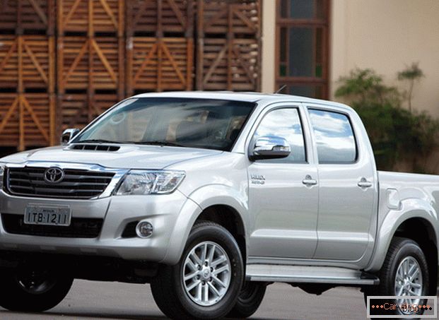 The appearance of the car Toyota Hilux