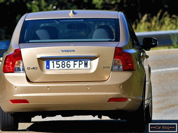 Volvo S40 car: rear view
