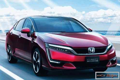 Японцы начали продавать водородную Honda Clarity у себя в стране
